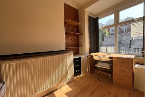 4 bedroom house share to rent, Birmingham B29