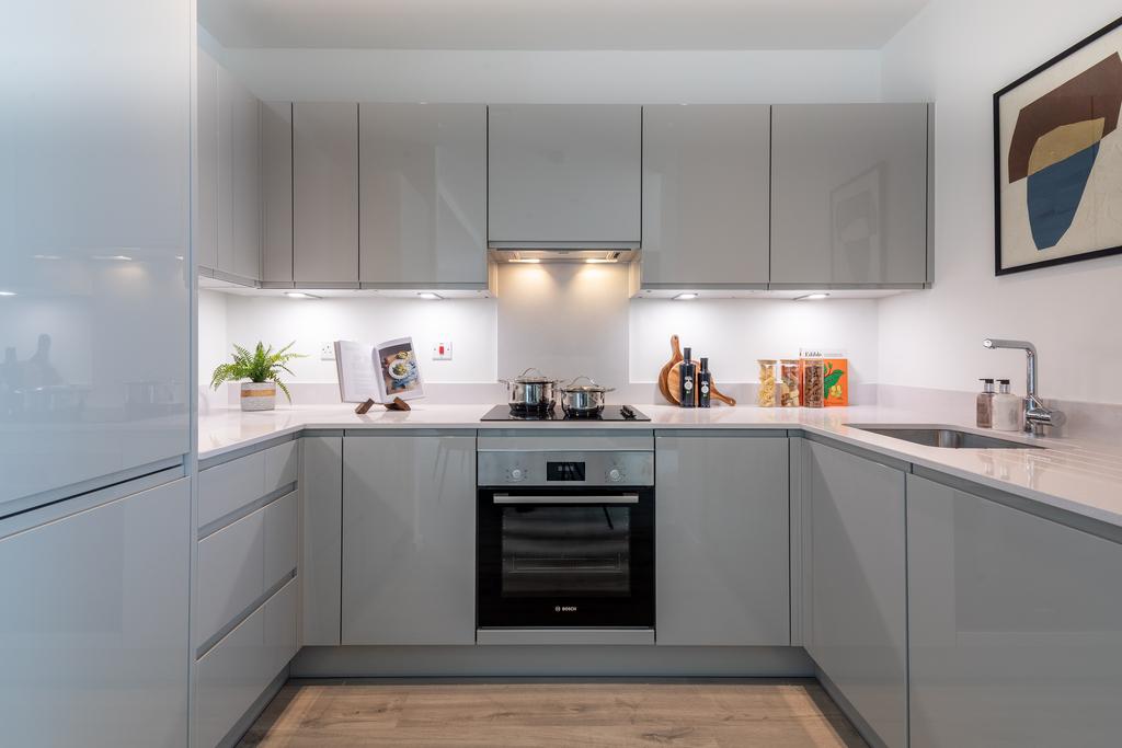 25.05.02 Cside Meridian One 2 bed apt -53-HDR