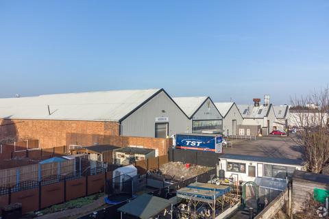 Warehouse to rent, Bloxwich Rd Walsall WS2 7BD