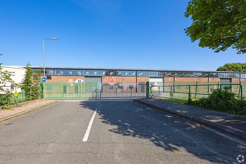 Warehouse to rent, Fields Farm Rd Nottingham NG10 1FZ