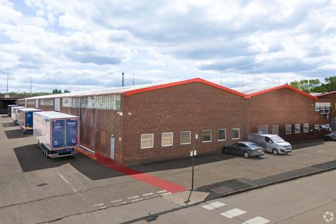 Warehouse to rent, Park St Oldbury B69 4LH