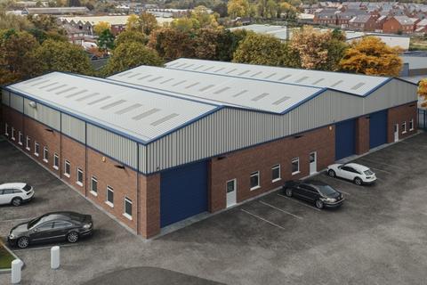 Warehouse to rent, 1 Fordhouse Rd Wolverhampton WV10 9EZ