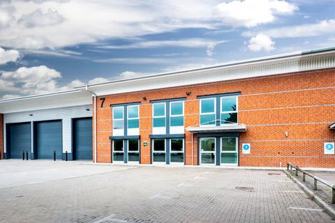Distribution warehouse to rent, Duddeston Mill Rd Birmingham B8 1AU