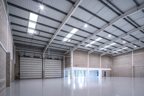 Distribution warehouse to rent, Duddeston Mill Rd Birmingham B8 1AU