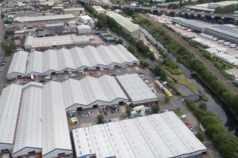 Warehouse to rent, Kelvin Way West Bromwich B70 7TN