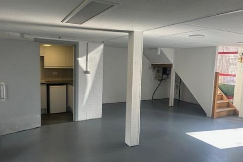 Industrial unit to rent, Tanners Ct Brockham RH3 7NH