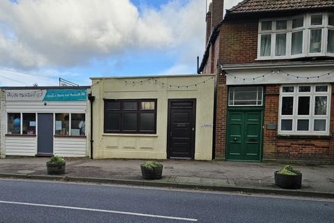 Retail property (high street) to rent, Beacon Hill Rd Hindhead GU26 6NR