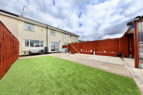 3 bedroom terraced house for sale, Gildane, Hull