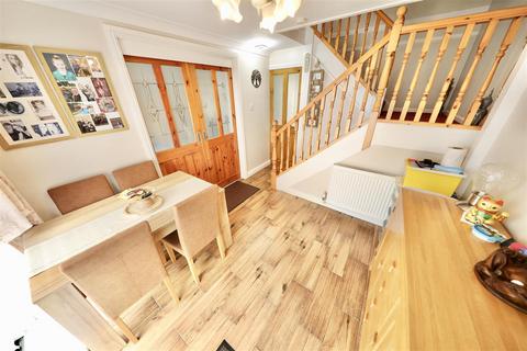3 bedroom terraced house for sale, Gildane, Hull