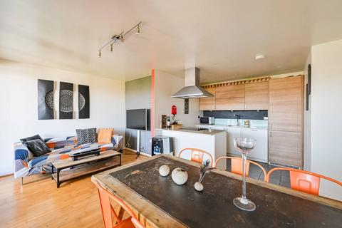 2 bedroom flat for sale, 18 Mostyn Grove, London E3