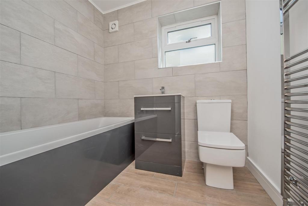 Bathroom / WC: