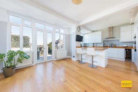 6 Green Moor Link, London, N21 2ND