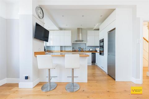 6 Green Moor Link, London, N21 2ND