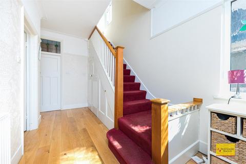 6 Green Moor Link, London, N21 2ND
