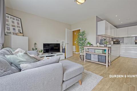 1 bedroom apartment for sale, Wildcary Lane, Thistle House, RM3