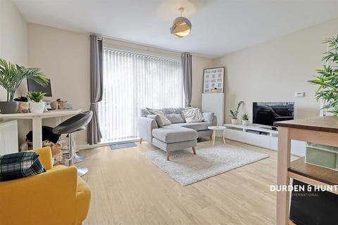 1 bedroom apartment for sale, Wildcary Lane, Thistle House, RM3