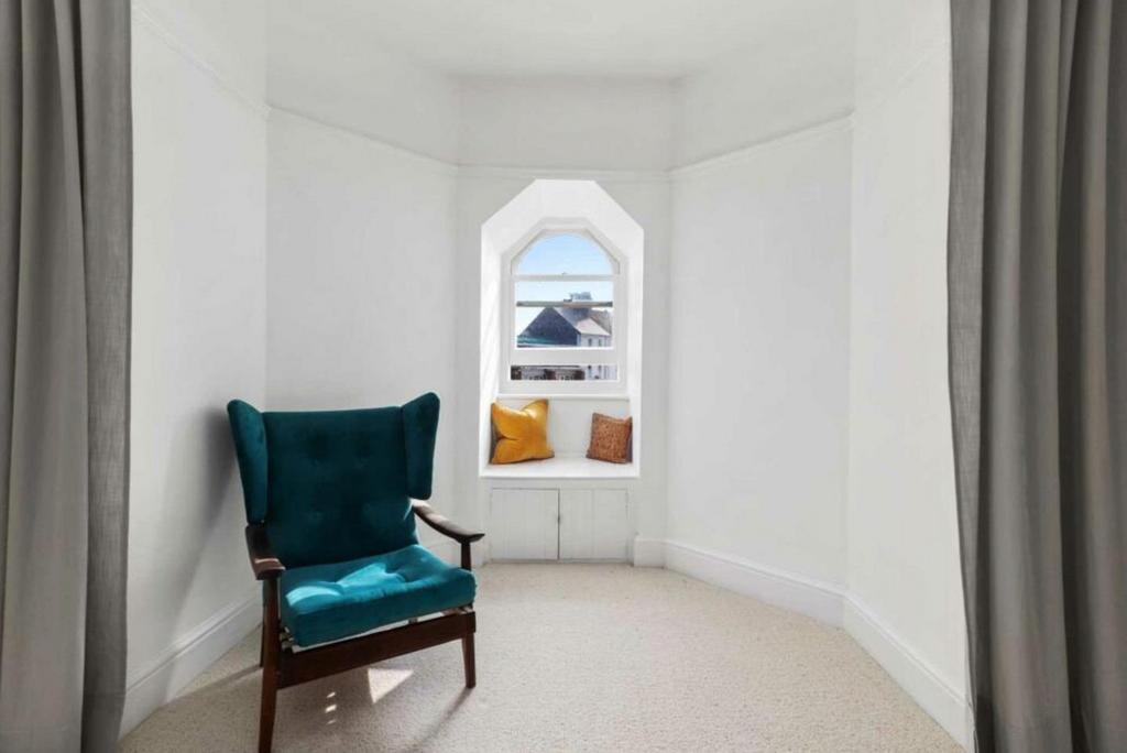Bedroom 1a.JPG