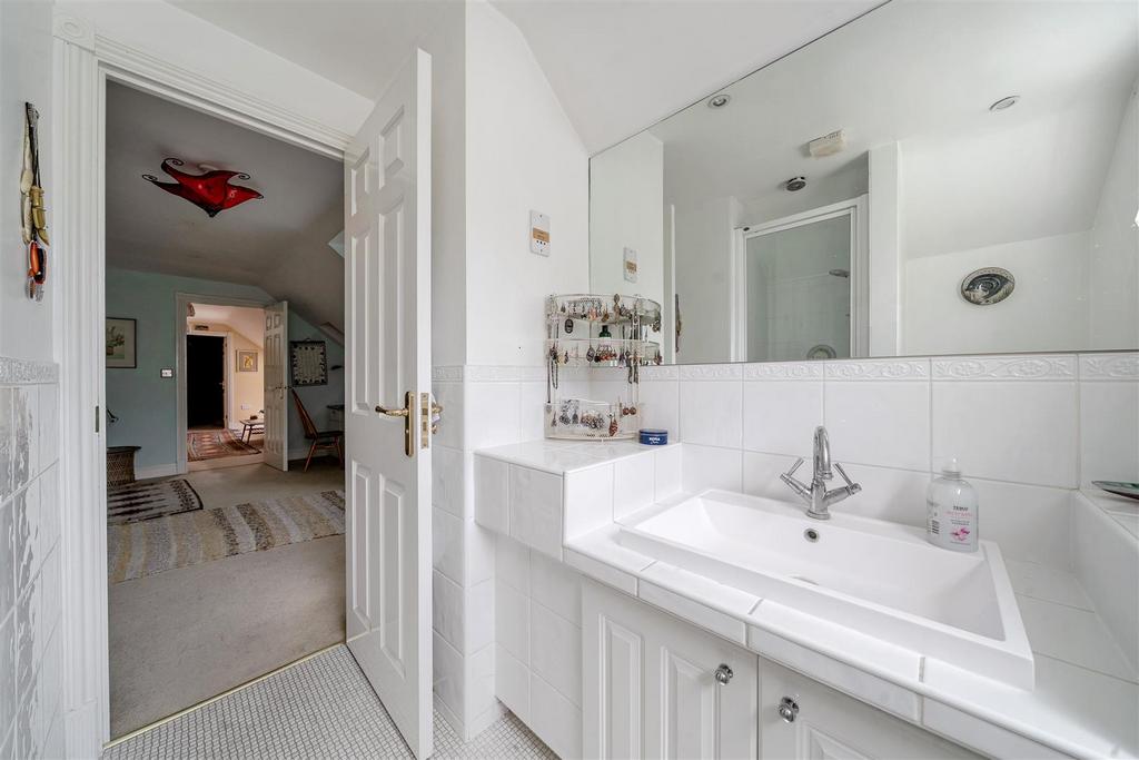 Ensuite