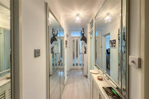 2 bedroom apartment for sale, Stakers Court, Milton Road, Harpenden, Hertfordshire, AL5