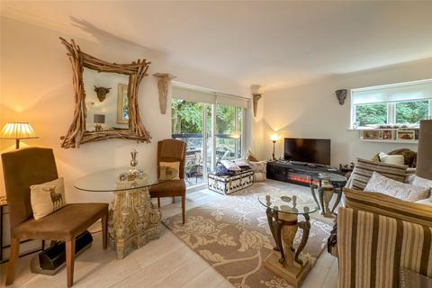2 bedroom apartment for sale, Stakers Court, Milton Road, Harpenden, Hertfordshire, AL5