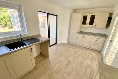 3 bedroom semi-detached house for sale, Petersfield Drive, Rowley Regis B65