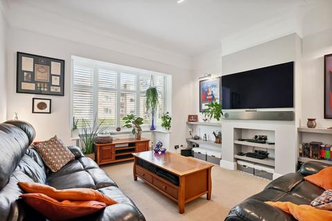undefined, Carshalton Road, Sutton, SM1