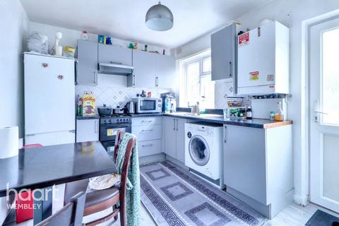 3 bedroom end of terrace house for sale, NW10