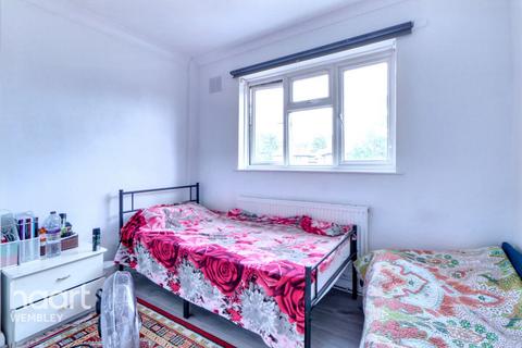 3 bedroom end of terrace house for sale, NW10