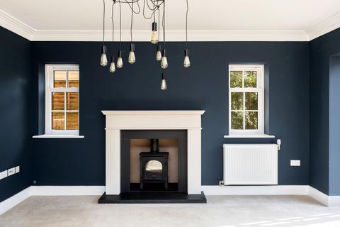 8 Tullett Way, Broadbridge Heath, Horsham, RH12 3UD