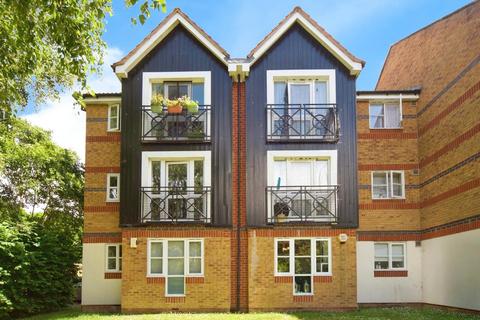 15 Polsten Mews, Enfield, EN3 6YF