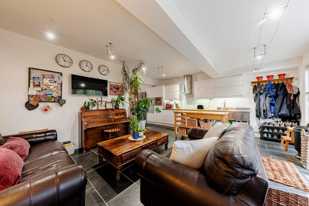 Kitchen/Dining/Living Room (5)