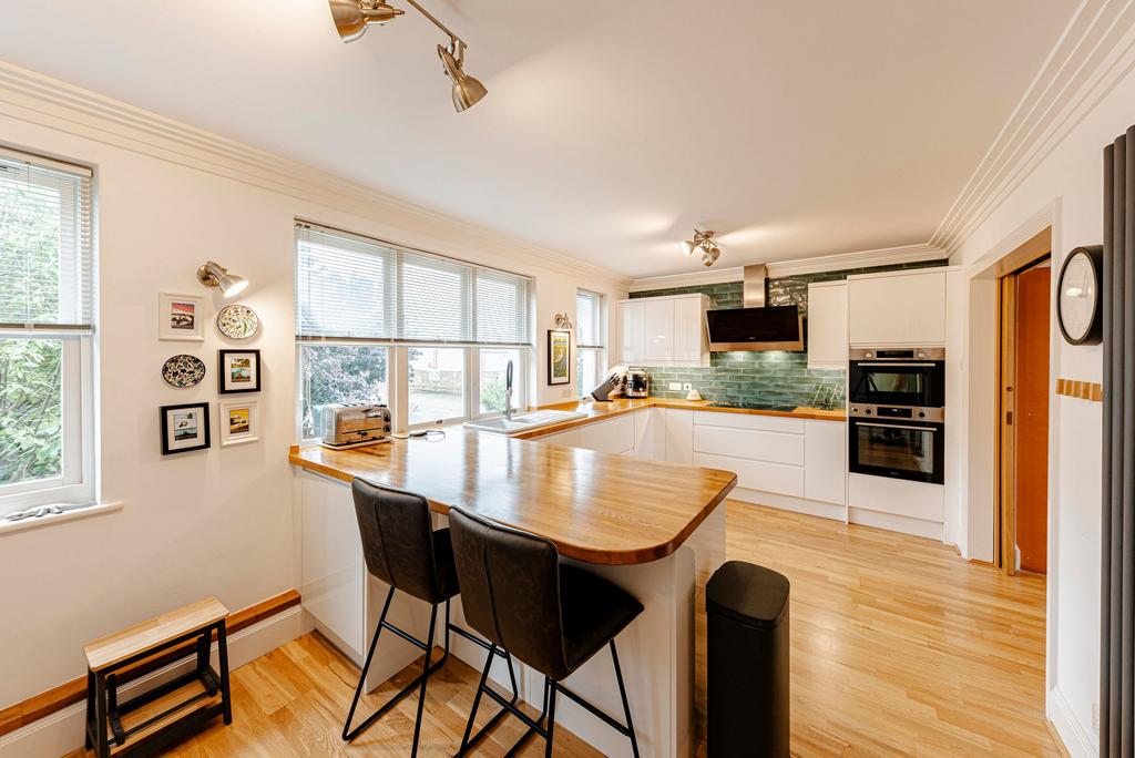 Kitchen (2)