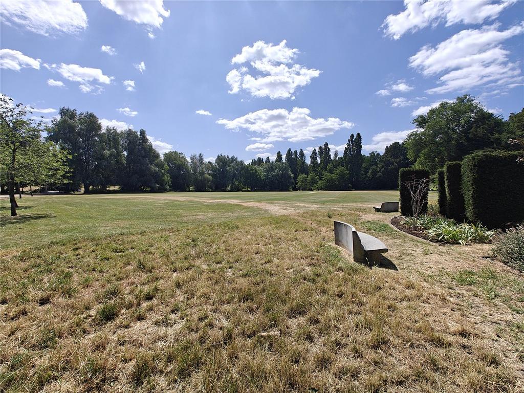 Chinbrook Meadows