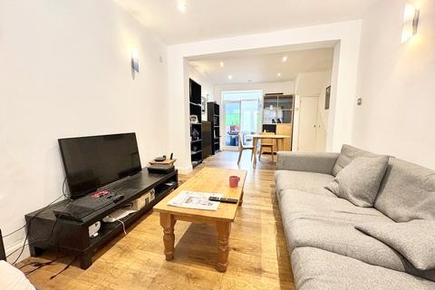 4 bedroom terraced house to rent, Elliotts Row, London SE11