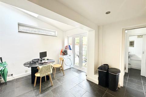 4 bedroom terraced house to rent, Elliotts Row, London SE11