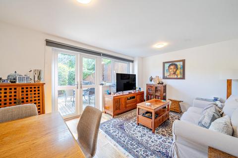 37 Ericcson Close, London, SW18 1SQ