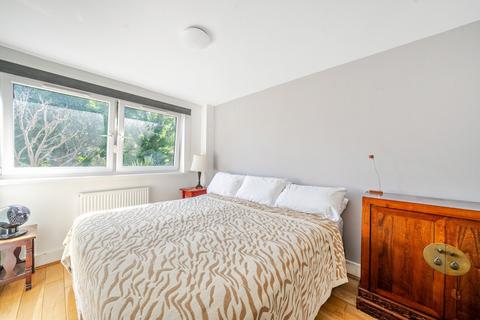 37 Ericcson Close, London, SW18 1SQ
