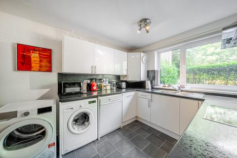 37 Ericcson Close, London, SW18 1SQ