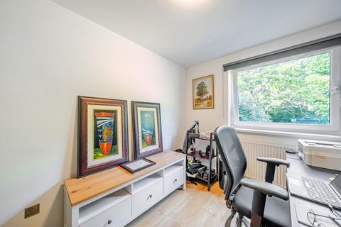 37 Ericcson Close, London, SW18 1SQ
