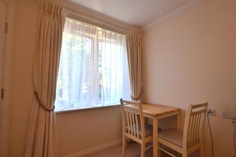1 bedroom apartment for sale, Branksomewood Road, Fleet GU51