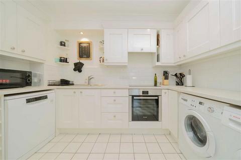 3 bedroom flat for sale, Vauxhall Bridge Road, London SW1V