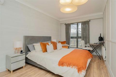 3 bedroom flat for sale, Vauxhall Bridge Road, London SW1V