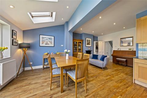 32 Ailsa Avenue, Twickenham, TW1 1NG