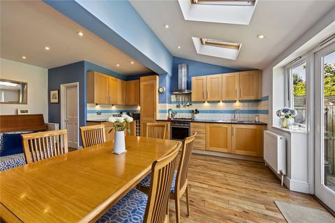 32 Ailsa Avenue, Twickenham, TW1 1NG