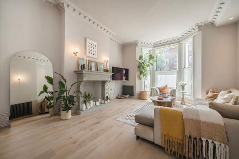 3 bedroom flat for sale, Westwick Gardens, London W14