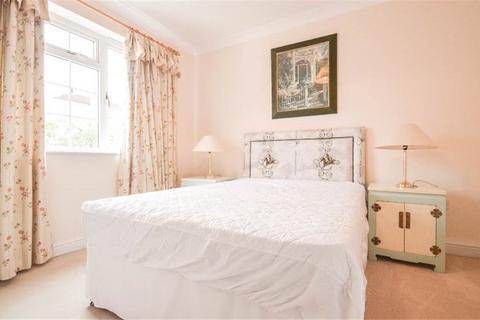 2 bedroom apartment for sale, Knights Place, Windsor