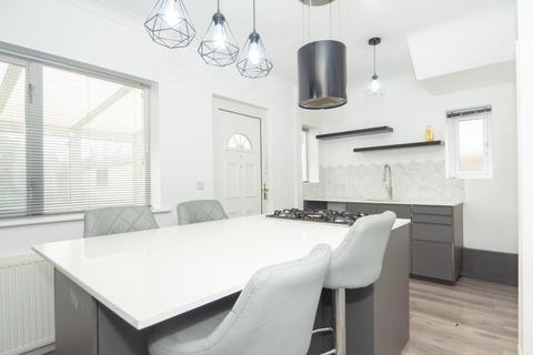 3 bedroom semi-detached house for sale, Daleside Avenue, Pudsey, LS28