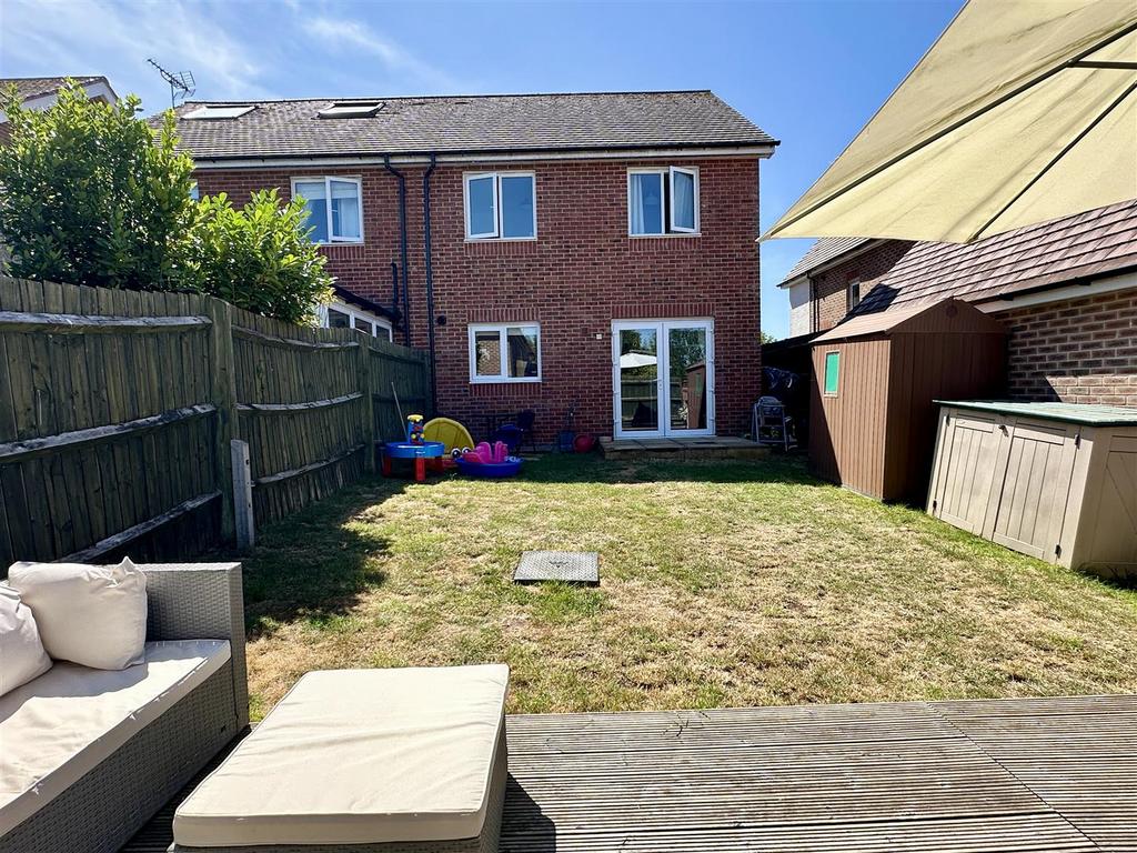 Garden to house