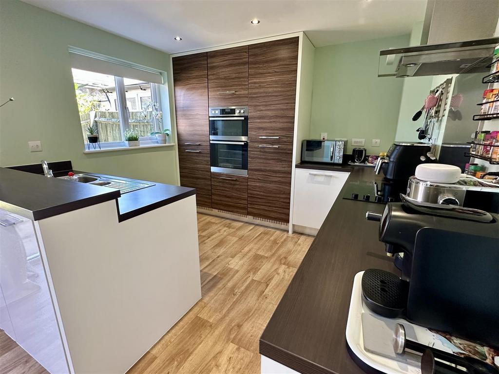 Dining kitchen