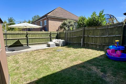 28 Boehm Drive, Alcester, B49 6FG
